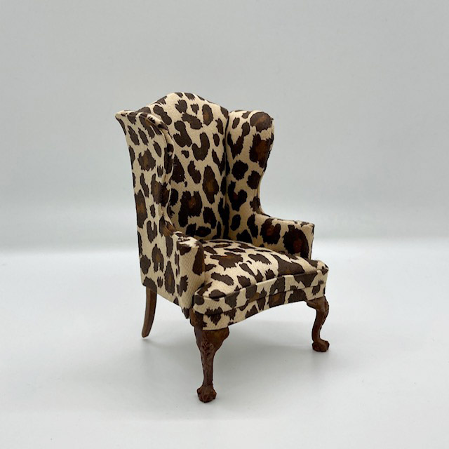 HN-13, Leopard spot pattern Wingback Chair in 1" scale